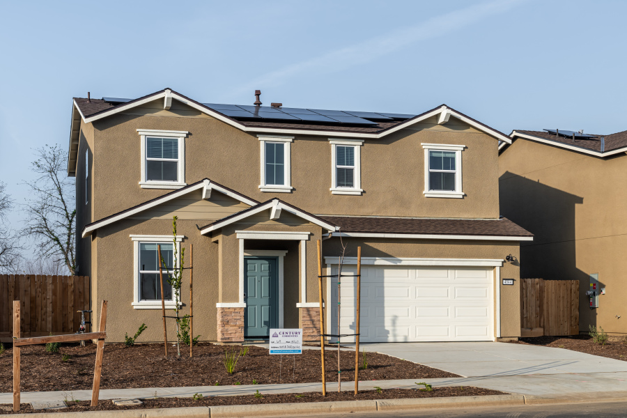 0069 4044 E. Oakridge Avenue