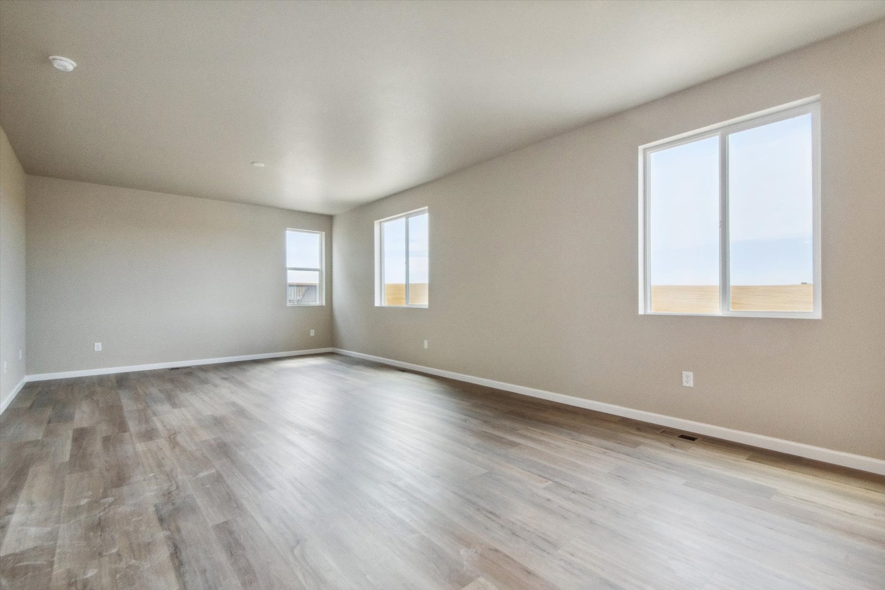 A room with windows.