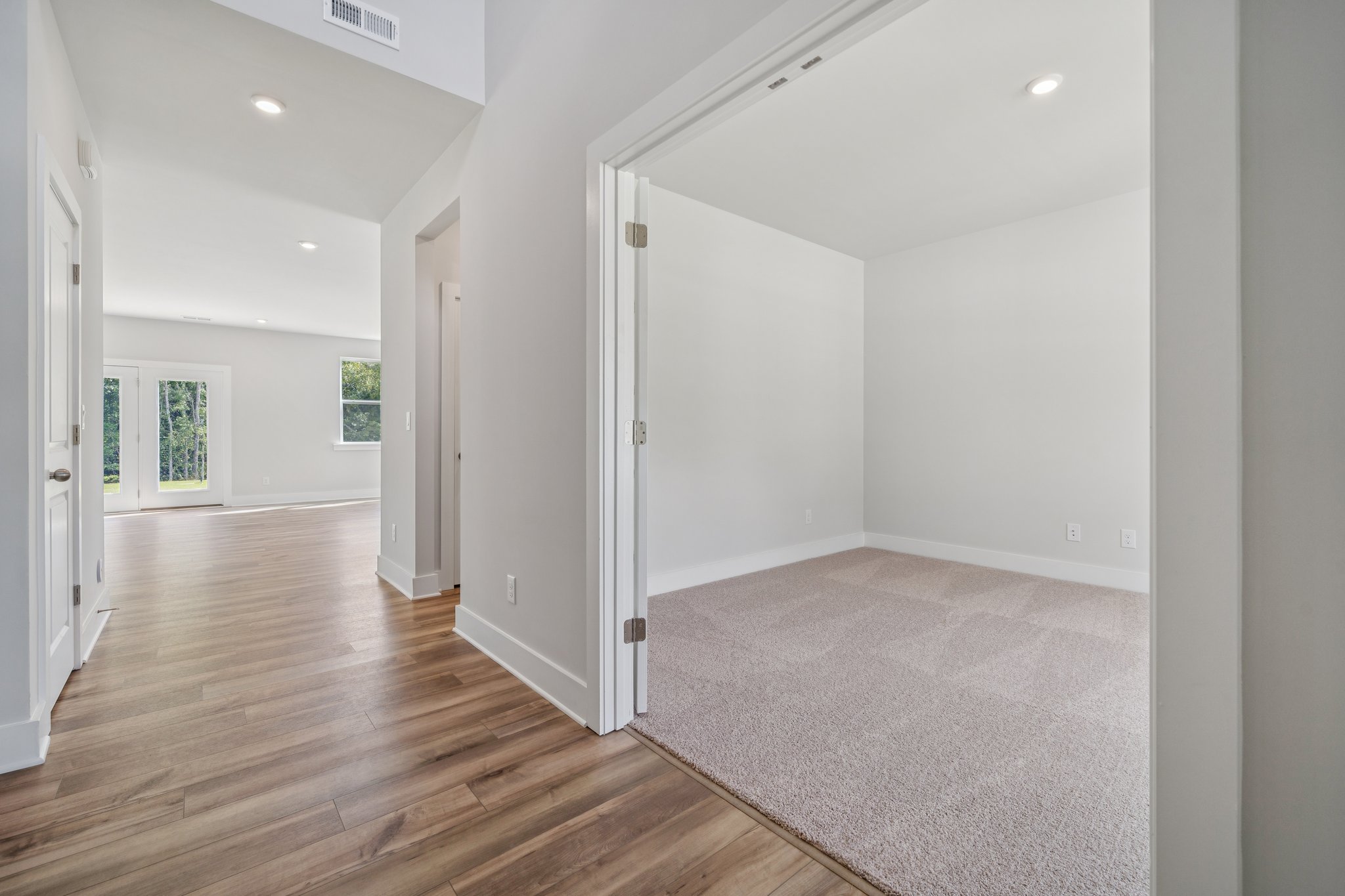 Rainier Foyer at Cannon Manor in Kannapolis, NC