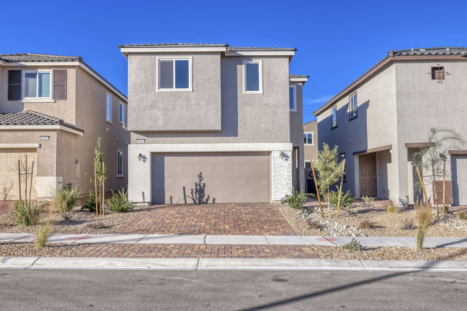 AG0102 8496 W. Agate Avenue